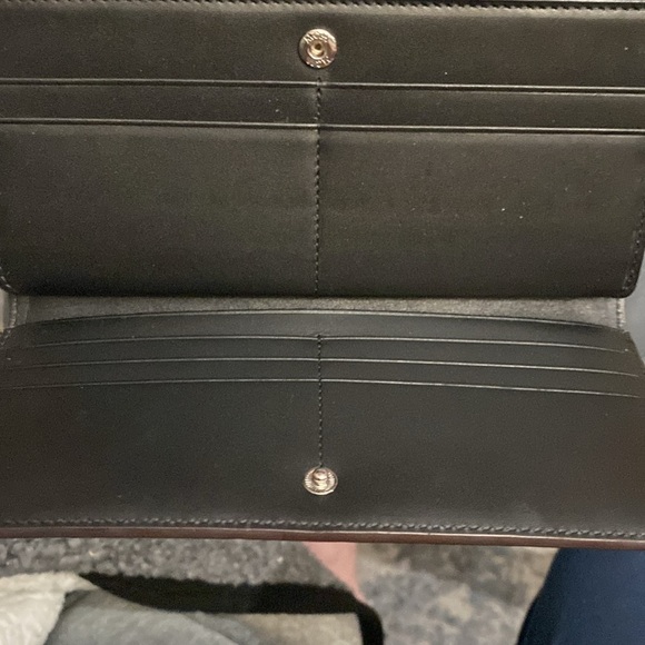 EUC MCM tri fold wallet - Picture 6 of 6